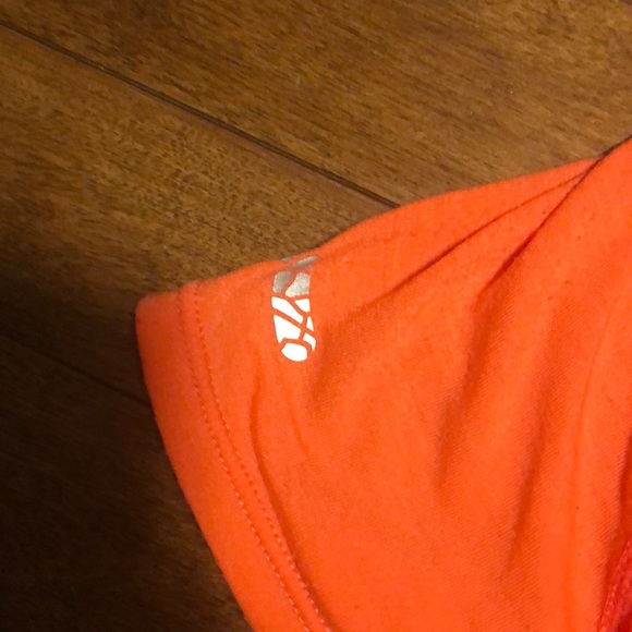 Women’s extra small coral running shirt - Picture 4 of 4